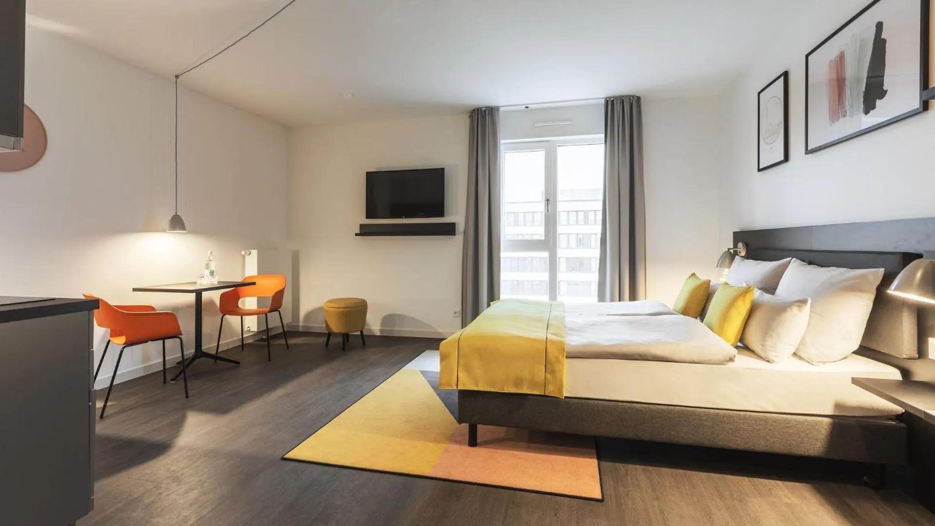 Candlewood Suites Berlin Charlottenburg By Ihg 3*,