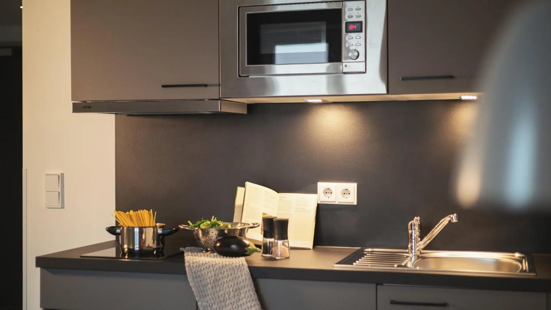 Candlewood Suites Berlin Charlottenburg By Ihg